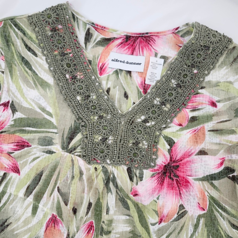 Alfred Dunner Womens Boho Coastal Tropical Top Size M Green Pink Crochet Lace